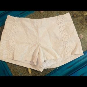 Lilly Pulitzer solid white shorts